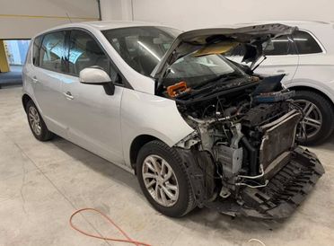 Renault Scenic Scénic XMod 1.2 TCe 130CV SINISTRATA