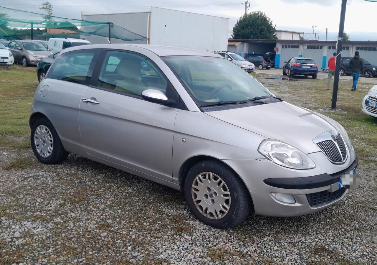 Lancia Ypsilon 1.2 Oro