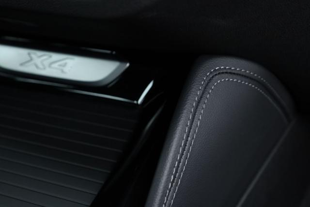 BMW X4 xDrive20i MH48V Msport