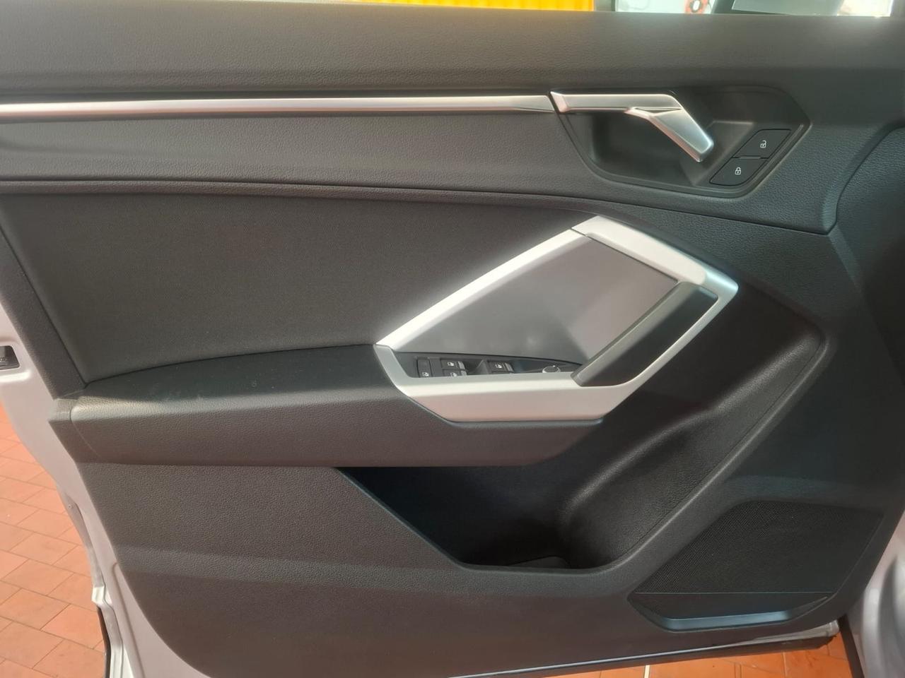 Audi Q3 35 TDI S tronic line edition