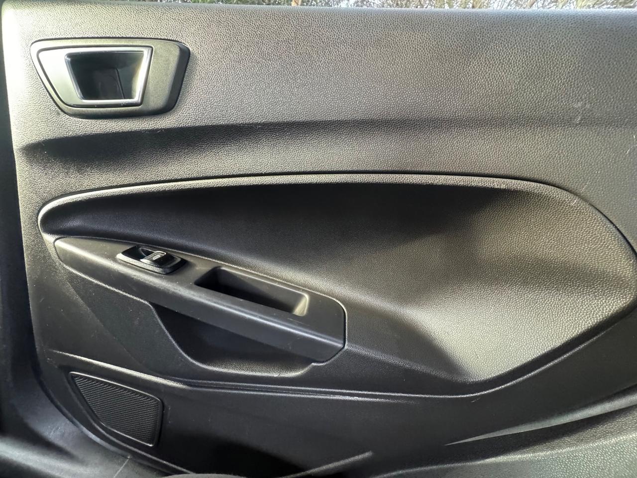 Ford Fiesta 1.5 TDCi 75CV 5 porte Titanium