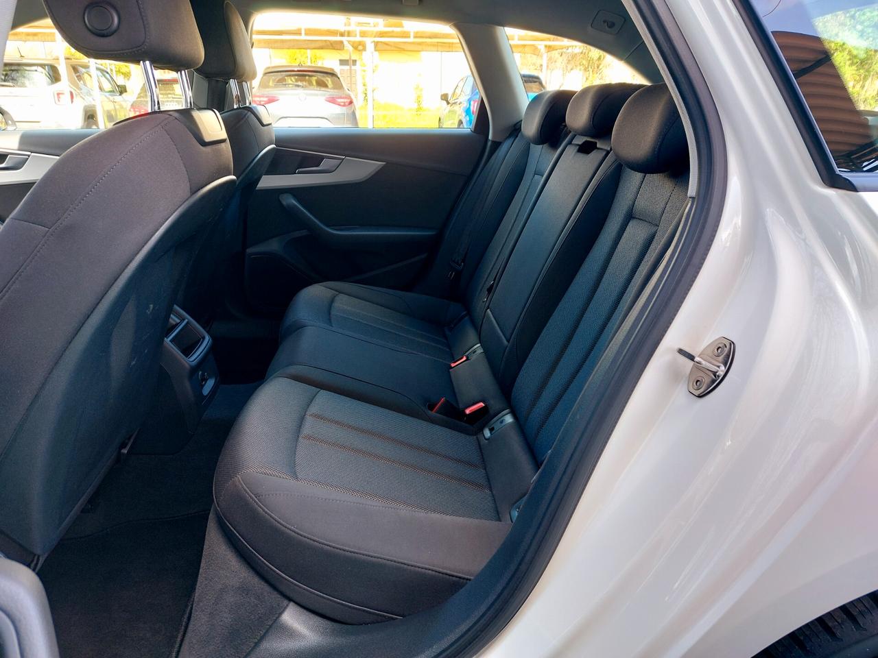 Audi A4 Avant 2.0 TDI 136CV MHEV Advanced - 2020