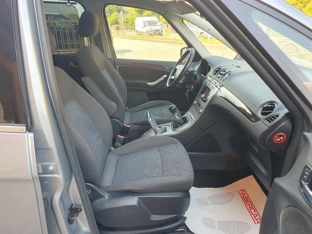 Ford Galaxy 2.0 TDCi 140 CV Ghia DPF