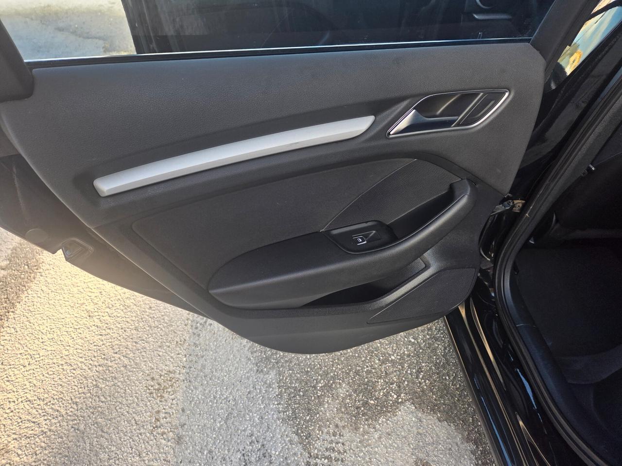 AUDI A3 1.6 TDI 110 CV ANNO 2014 FARI LED NAVIG KMCERT