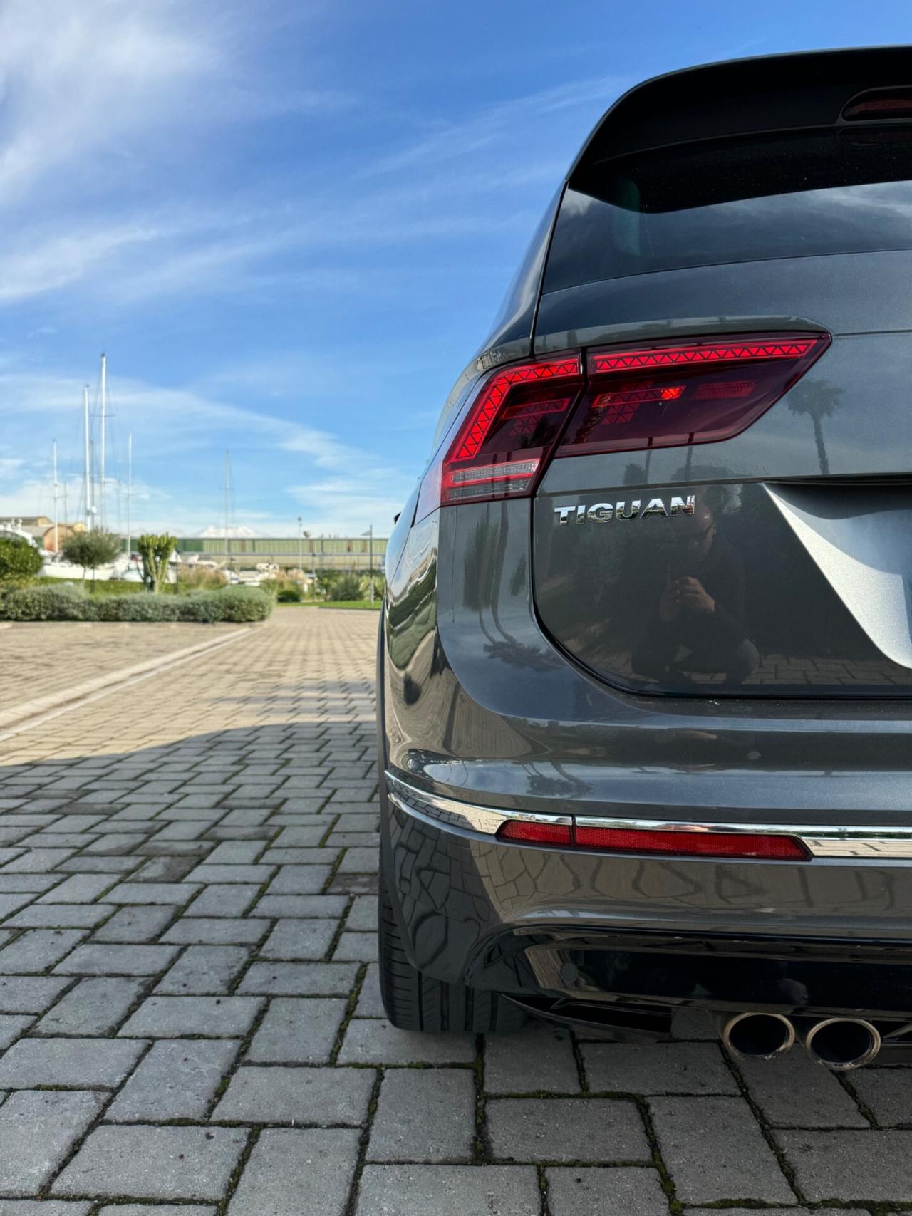 Volkswagen Tiguan R-LINE 2.0 TDI 150 cv DSG