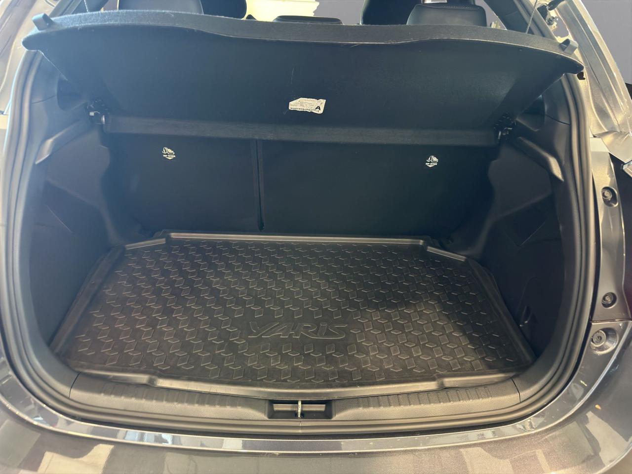 Toyota Yaris 1.5h 130 Lounge