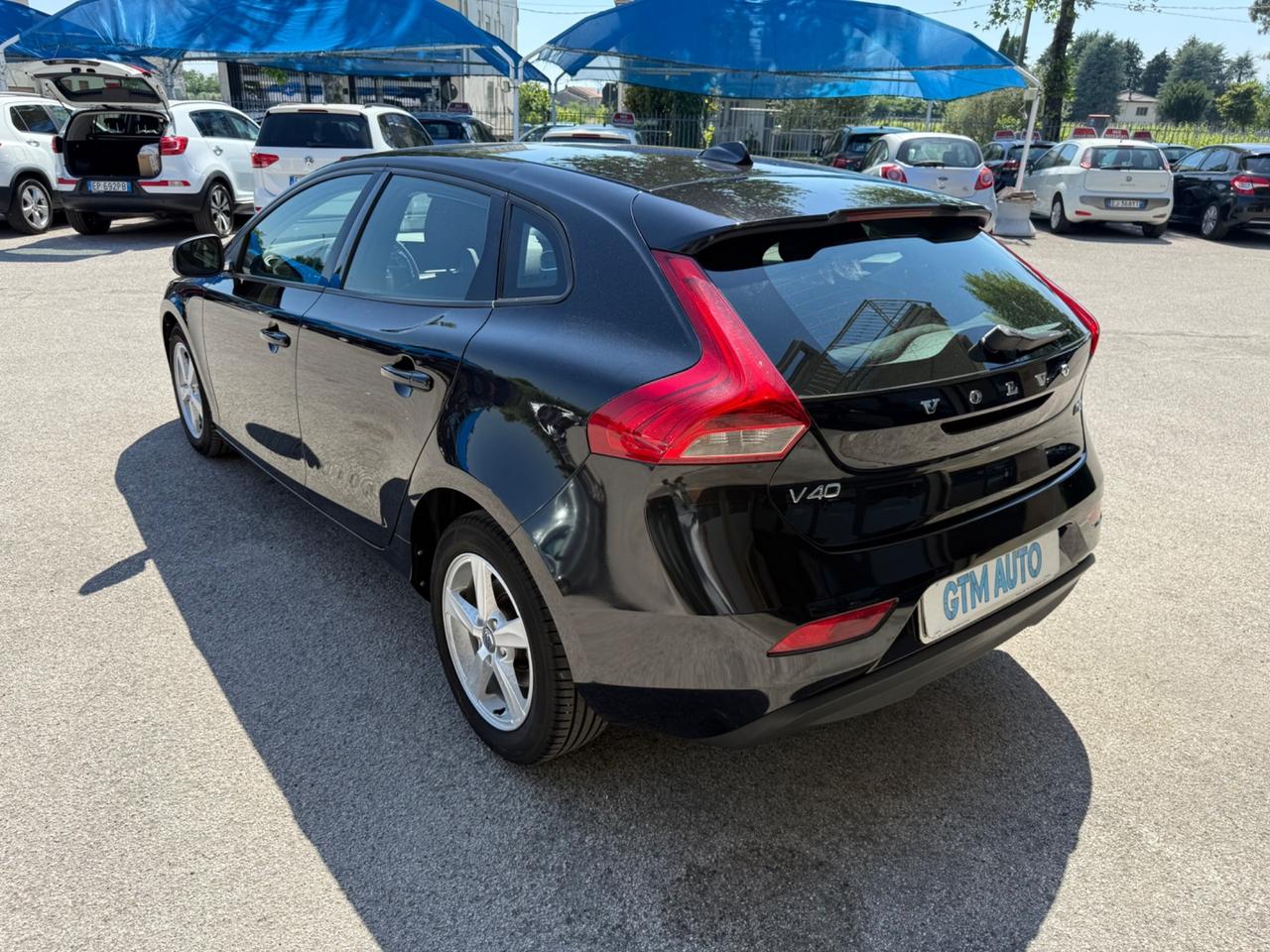 Volvo V40 D2 1.6 Diesel 115 cv - Neopatentati