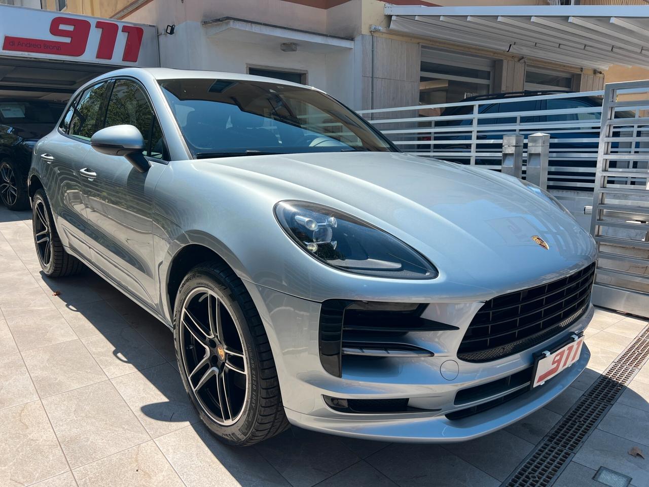 Porsche Macan 2.0 245cv Tetto PASM 111 Controlli Porsche Service Porsche