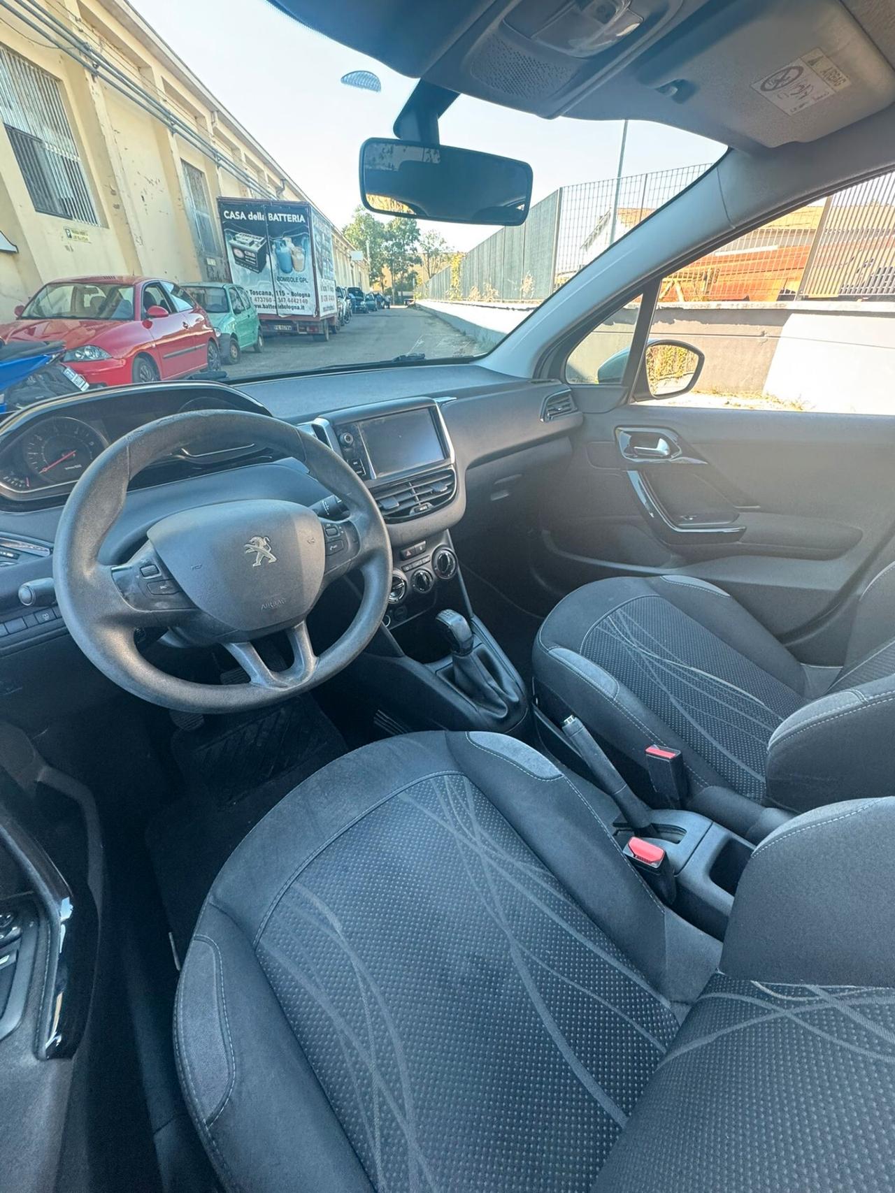 Peugeot 208 1.4 HDi 68 CV 5 porte Allure