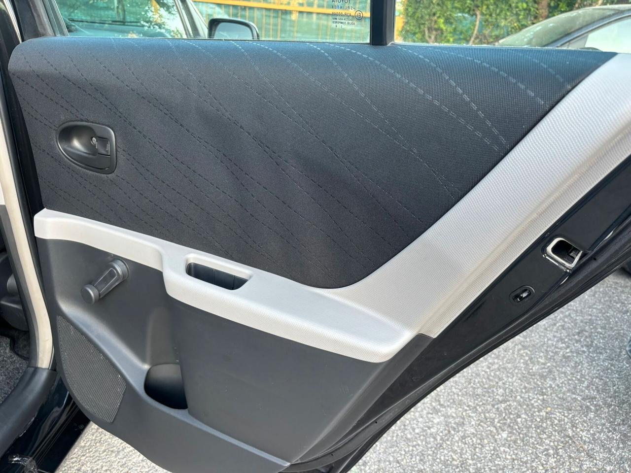 Toyota Yaris 1.3 5 porte Luna OK Neopatentati