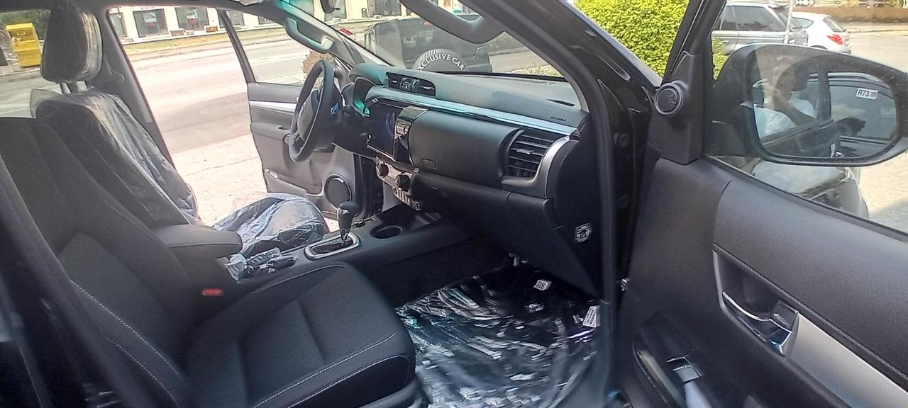 Toyota Hilux 2.8 D-4D 4WD 4 porte DoubleCab Lounge My 25