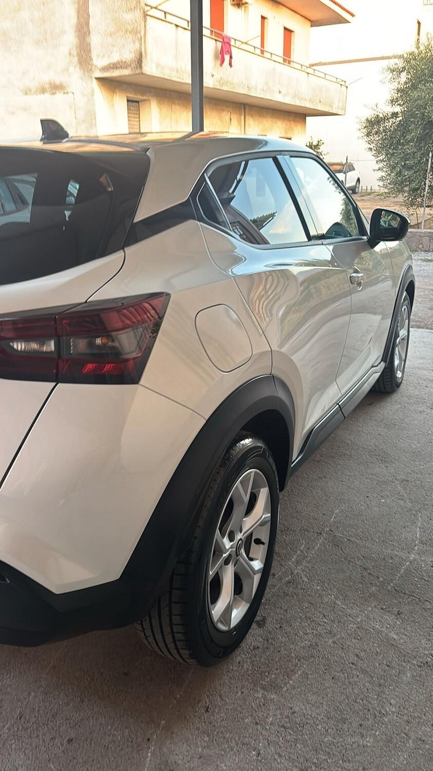 Nissan Juke 1.0 DIG-T 114 CV N-Connecta