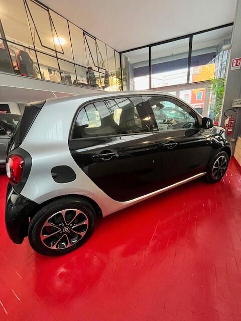 SMART PASSION FOR FOUR 70 1.0 TETTO PANORAMICO OK NEOPATENTATI