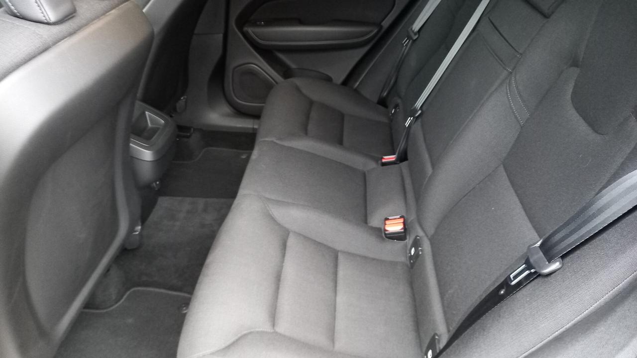 Volvo XC 60 XC60 B4 (d) AWD Geartronic Momentum