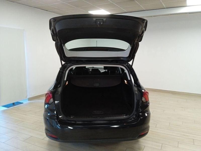 FIAT Tipo (2015-->) 1.6 Mjt S&S SW Lounge