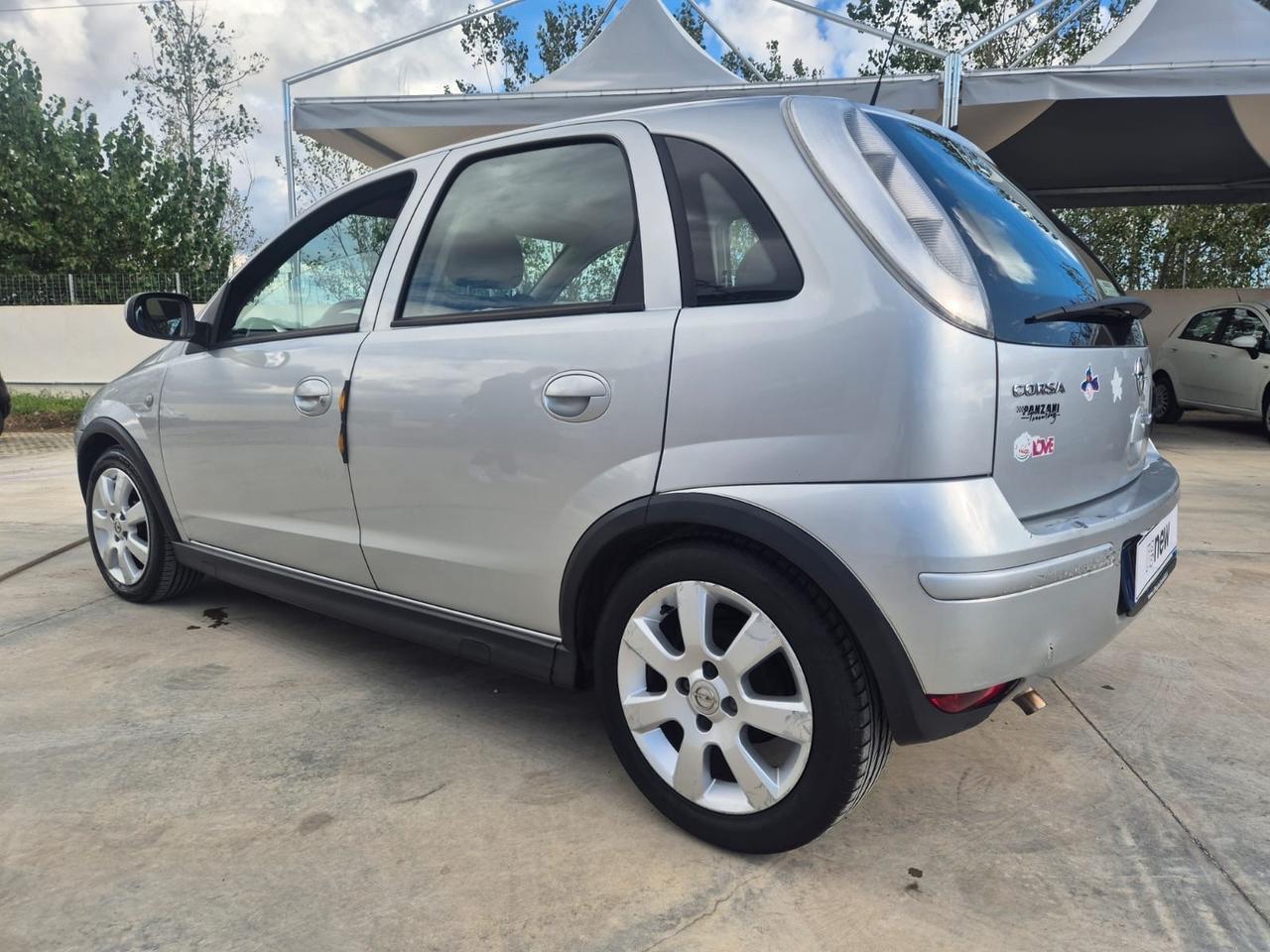 Opel Corsa 1.2 5 porte Cosmo