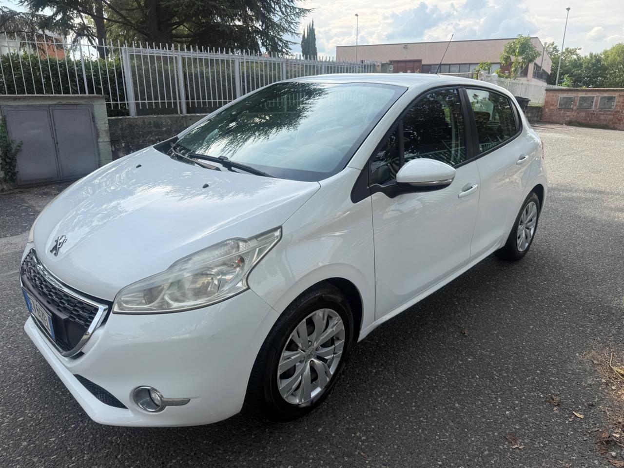 Peugeot 208 PureTech 82 5 porte Allure