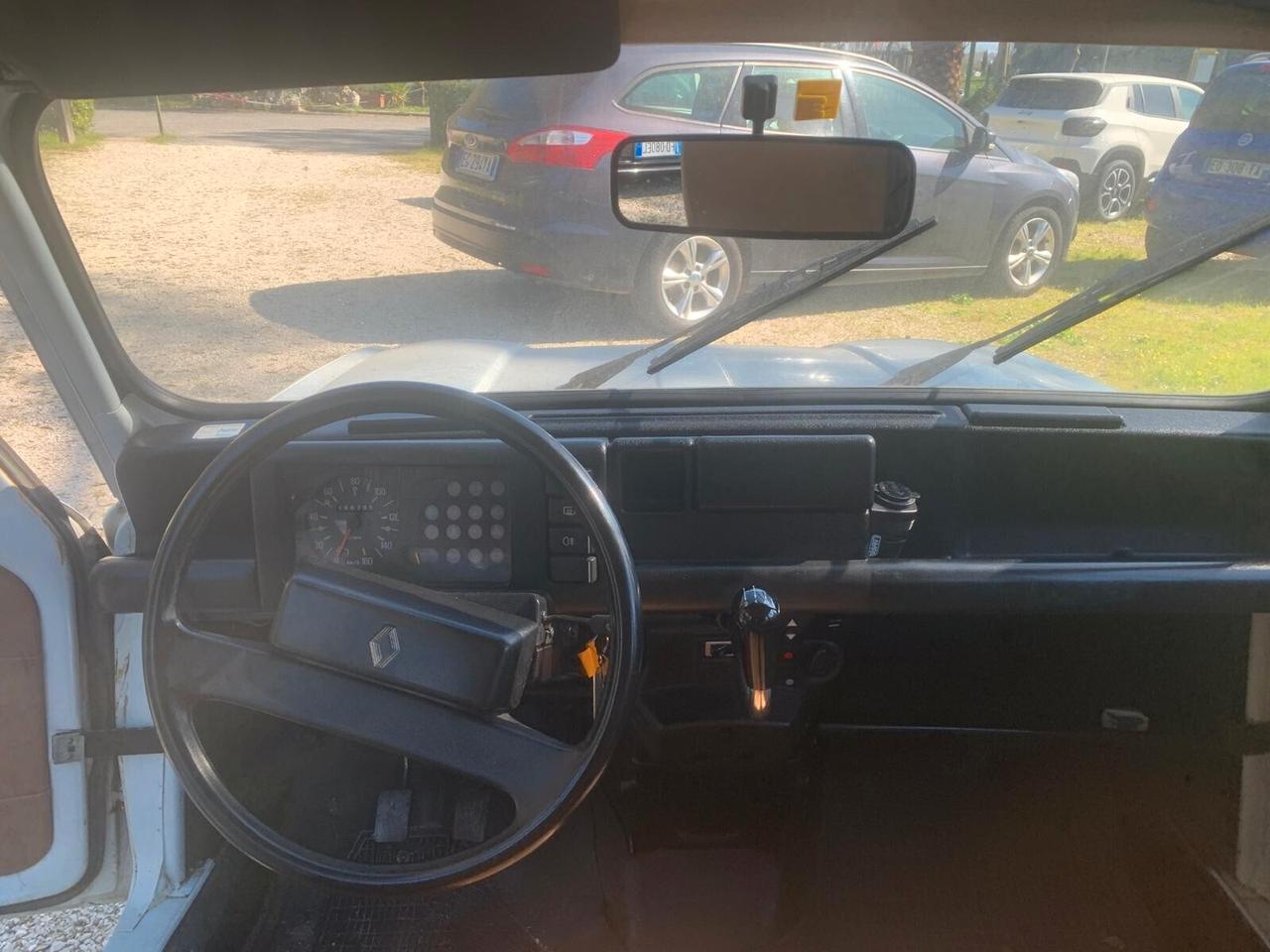 Renault R 4 950 TL