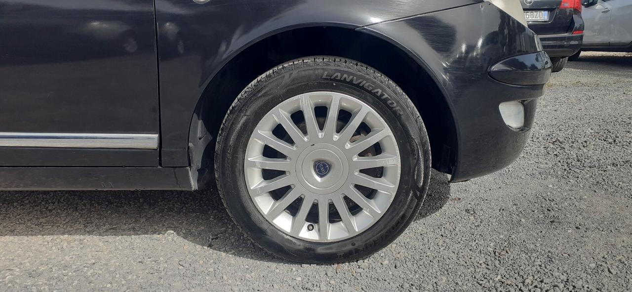 Lancia Ypsilon 2012 - 1.2 69 CV Unyca LB AUTOMOBILI