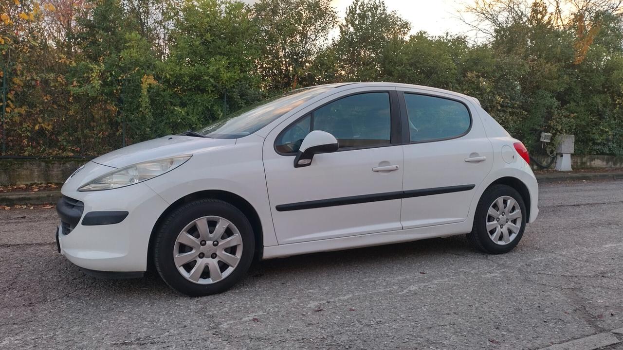 Peugeot 207 1.4 METANO