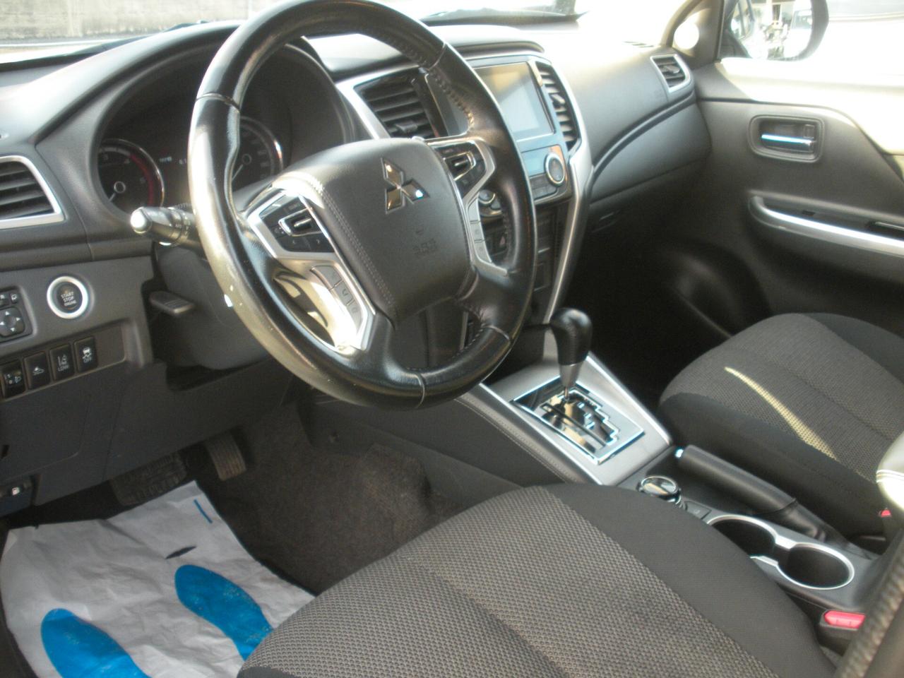 Mitsubishi L200 2.3 D Double Cab 4x4 Super Select Diamond aut.