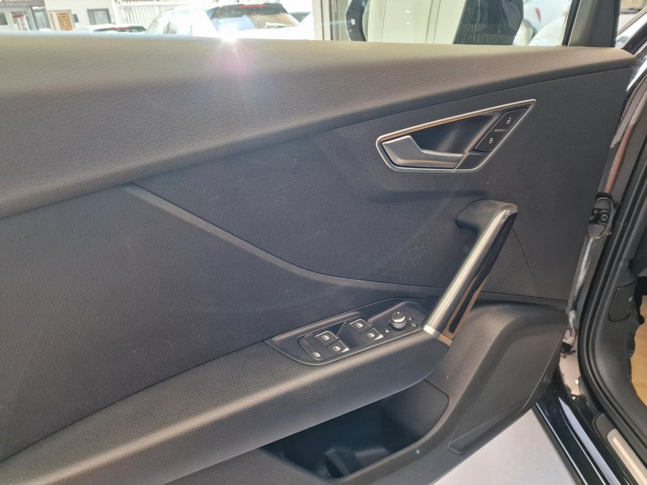 Audi Q2 30 TDI S tronic TETTO, LUCI AMBIENTE, IVA ESPOSTA