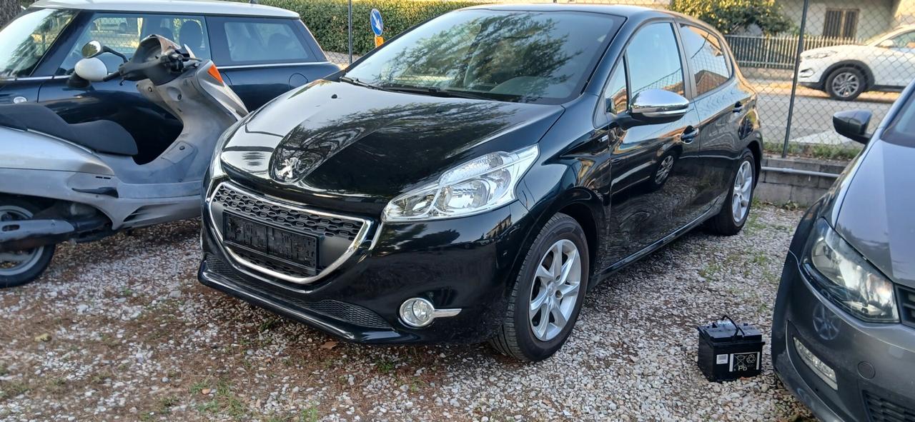 Peugeot 208 PureTech 82 5 porte Allure