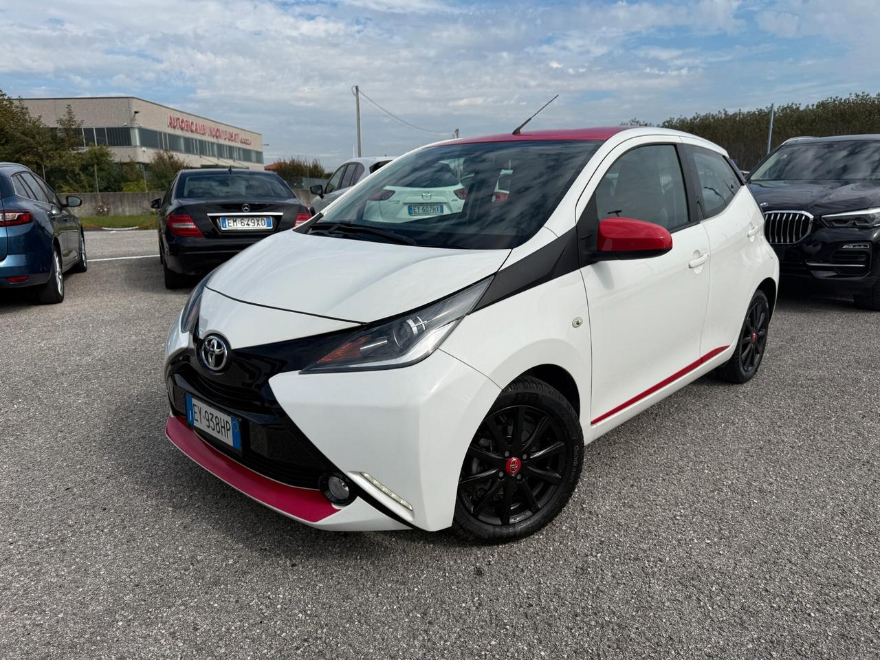 Toyota Aygo 1.0 Benzina 69 CV 5 porte x-play
