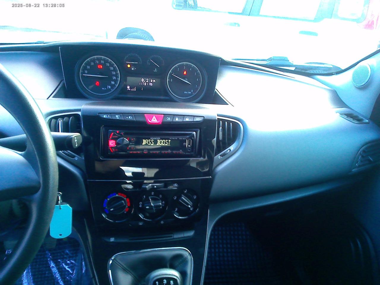 Lancia Ypsilon 1.2 69 CV 5 porte GPL Ecochic Silver