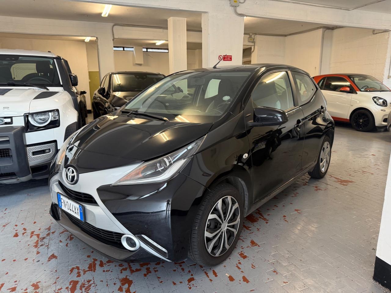 Toyota Aygo 1.0 VVT-i 72 CV 5 porte x-trend