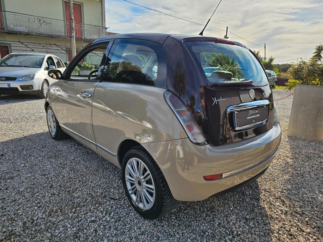 Lancia Ypsilon 1.4 77cv ADATTA X NEOPATENTATI