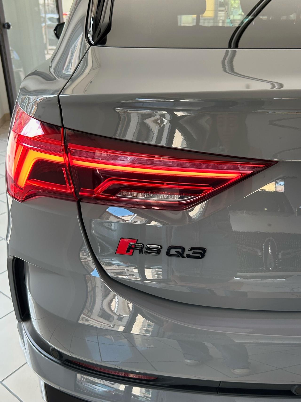 Audi Q3 RS Q3 Sportback 2.5 TFSI quattro