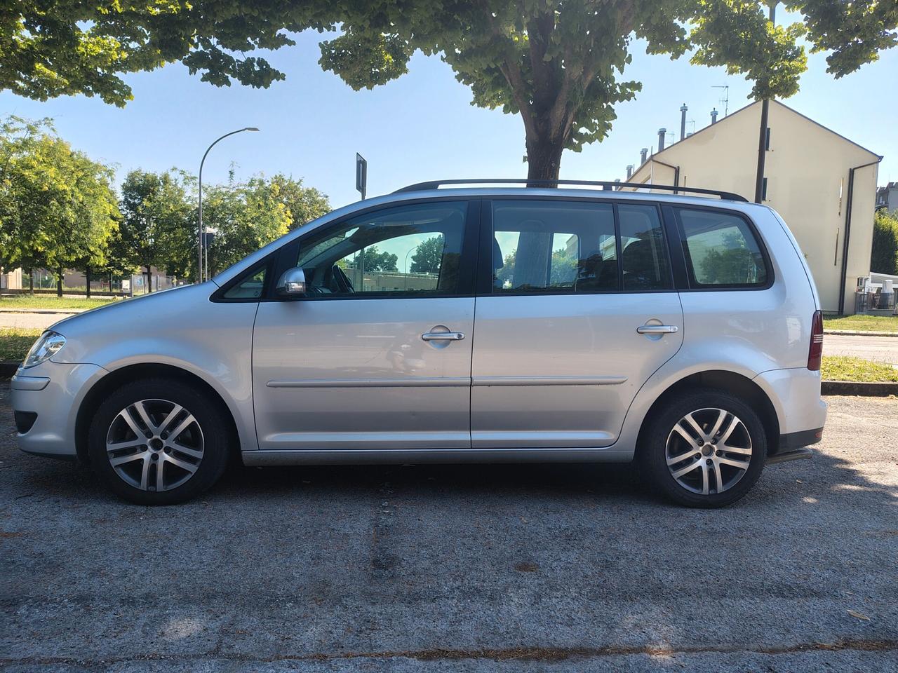 Volkswagen Touran 2.0 Highline METANO