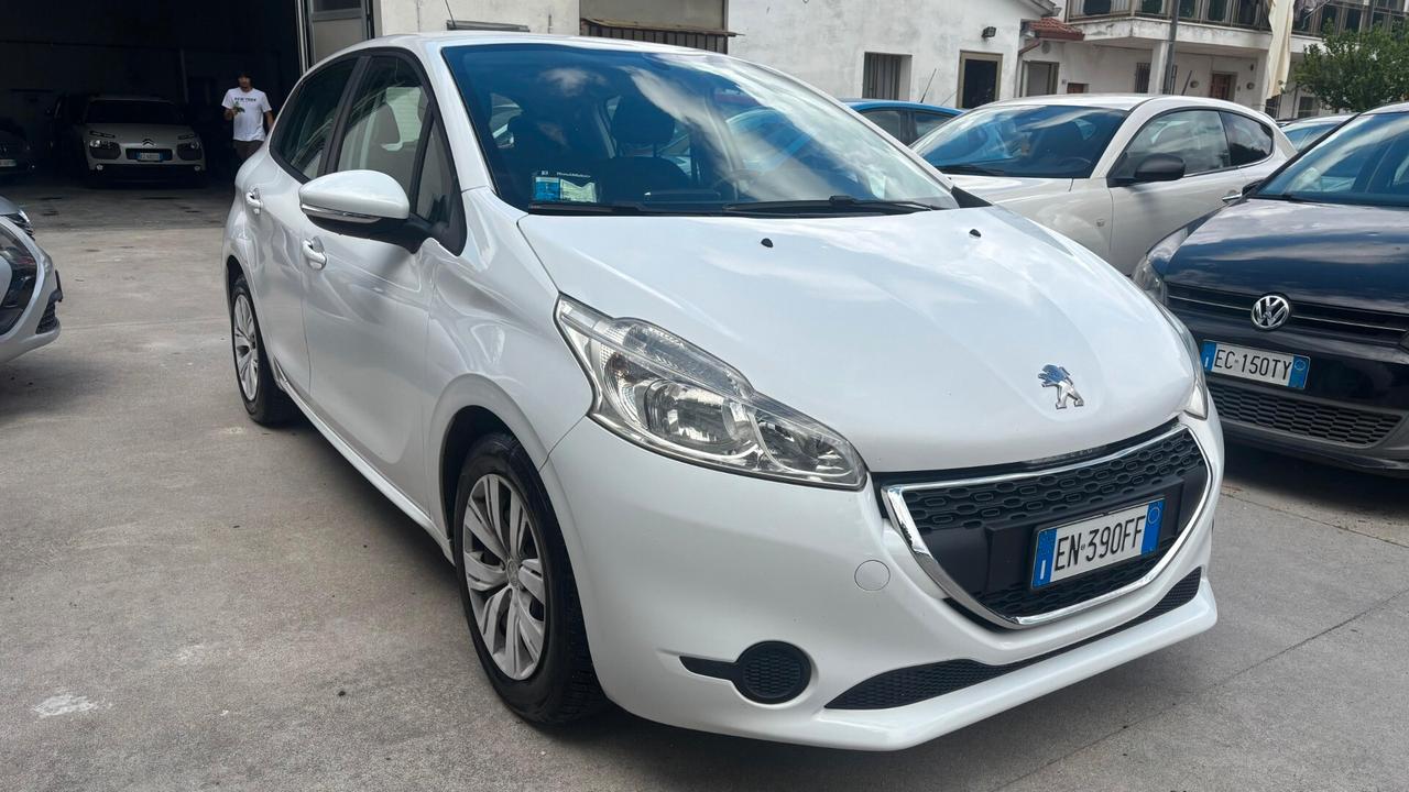 Peugeot 208 1.4 HDi 68 CV 5 porte Mix