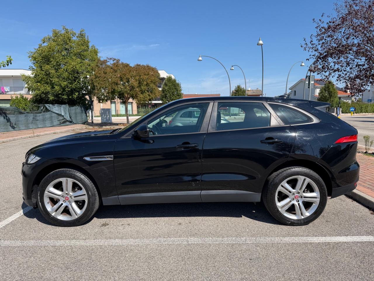 Jaguar F-Pace 2.0 D 180 CV aut. R-Sport