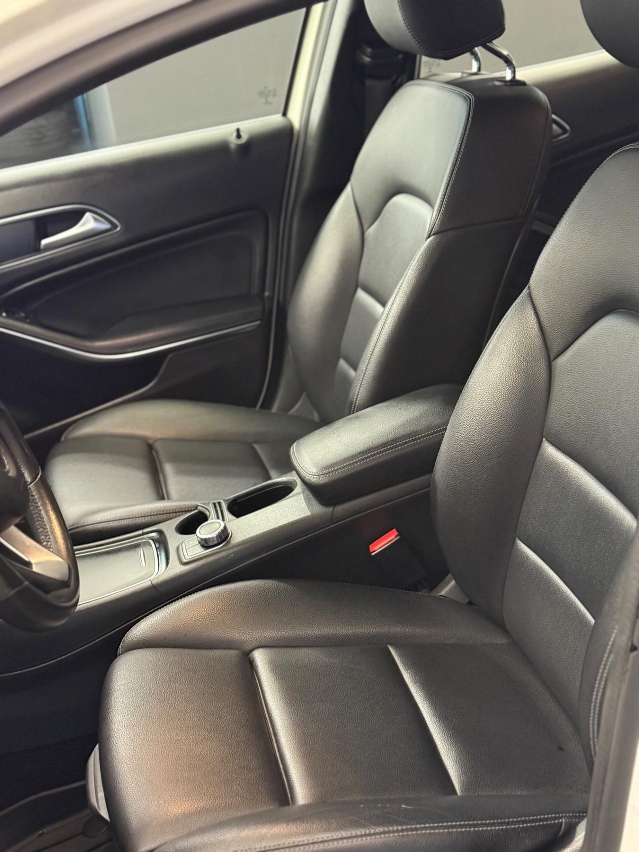 Mercedes-benz GLA 180 d Automatic Business