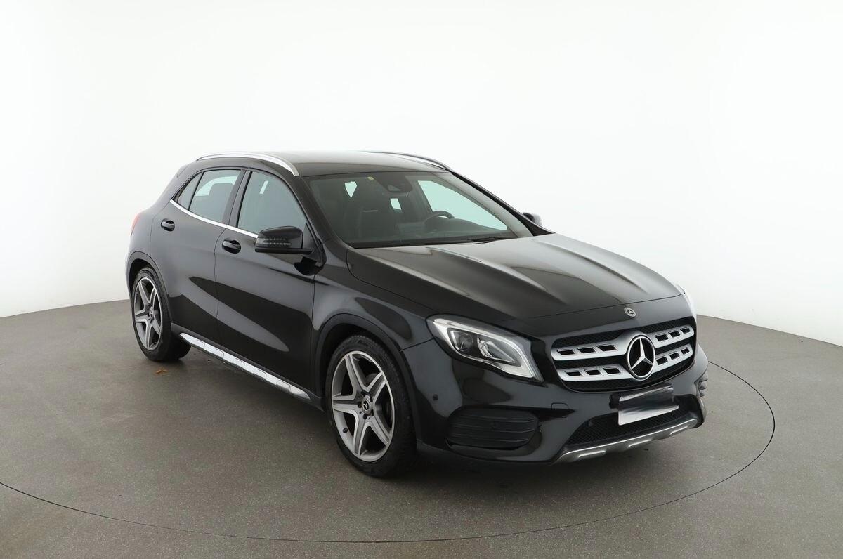 MERCEDES- BENZ GLA 200 D 136CV AMG PREMIUM PLUS 4MATIC