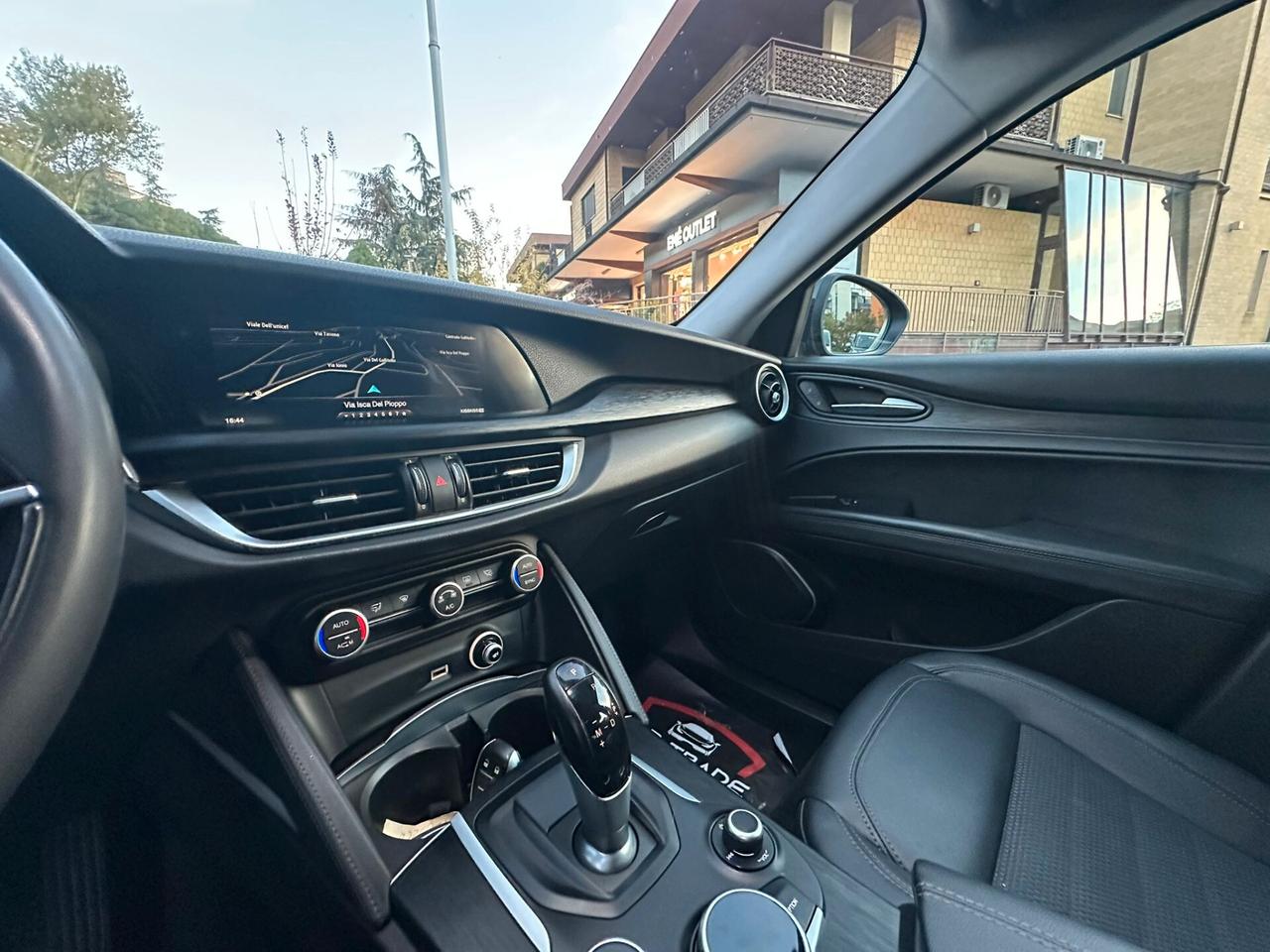 Alfa Romeo Stelvio 2.2 Turbodiesel 180 CV AT8 RWD Super