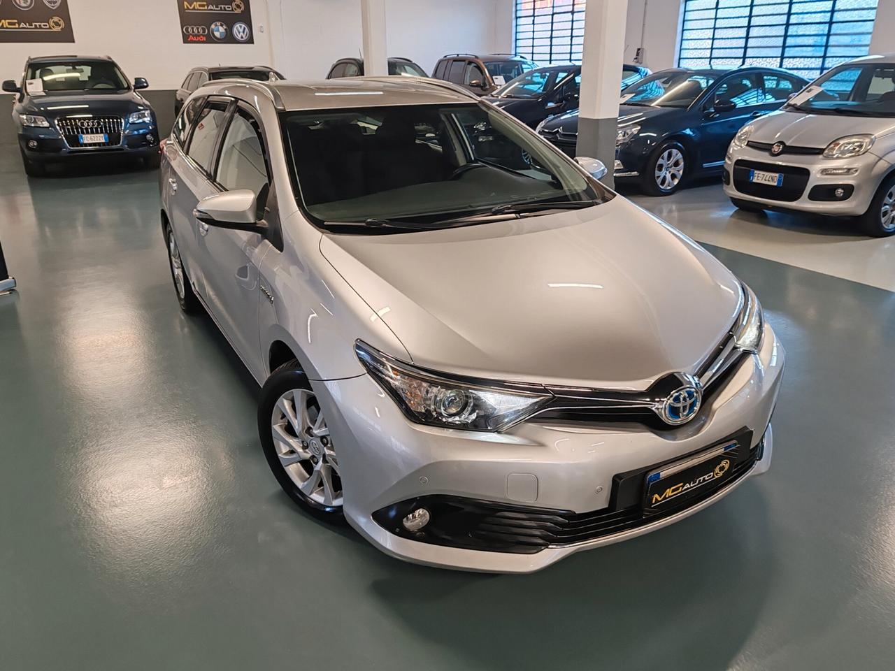 Toyota Auris 1.8 Hybrid Lounge