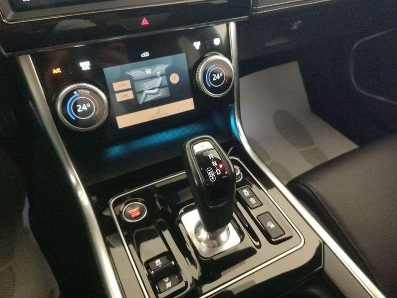 Jaguar XE 2.0d i4 mhev R-Dynamic S awd 204cv auto