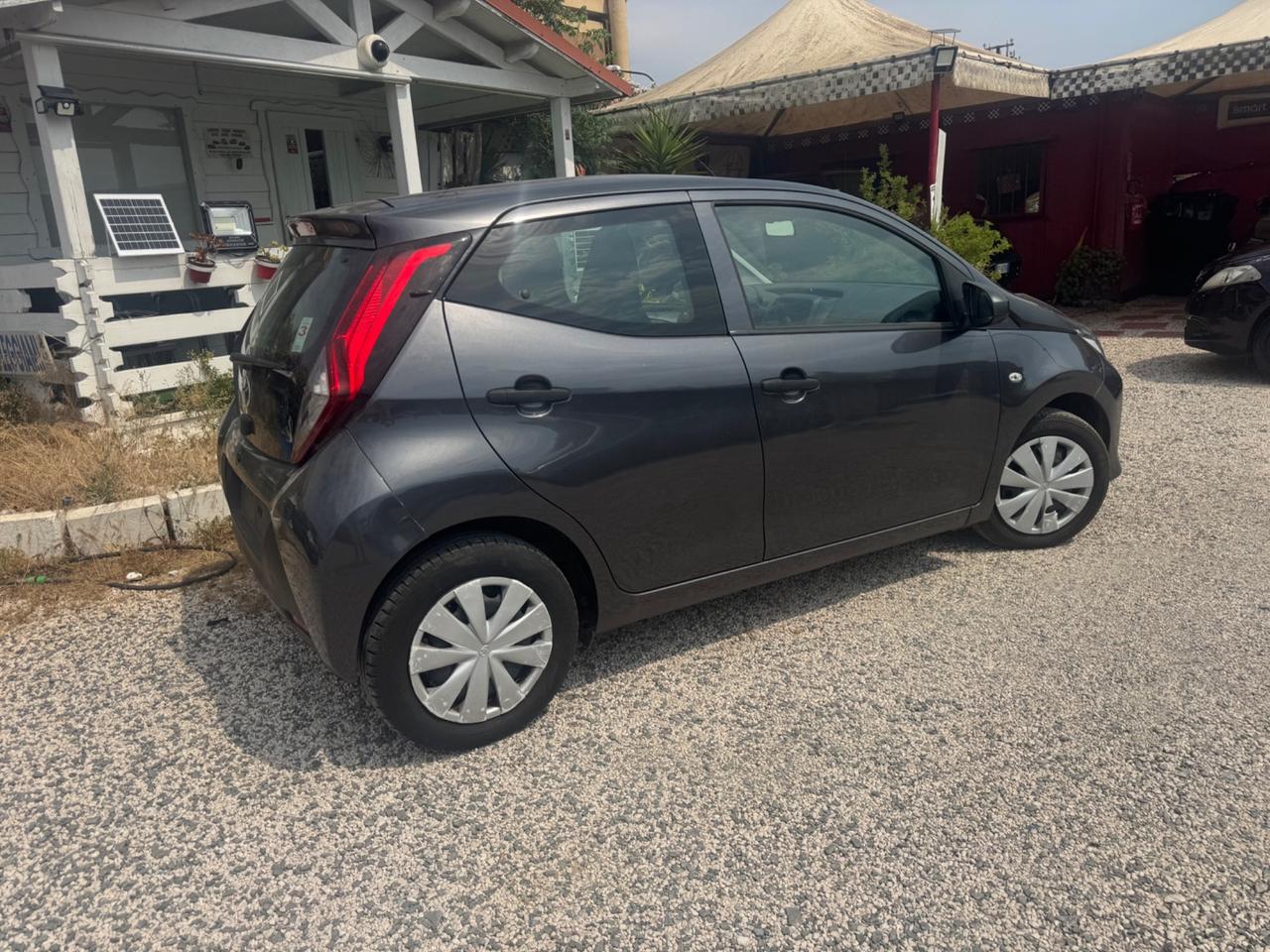 Toyota Aygo Connect 1.0 VVT-i 72 CV 5 porte x-fun
