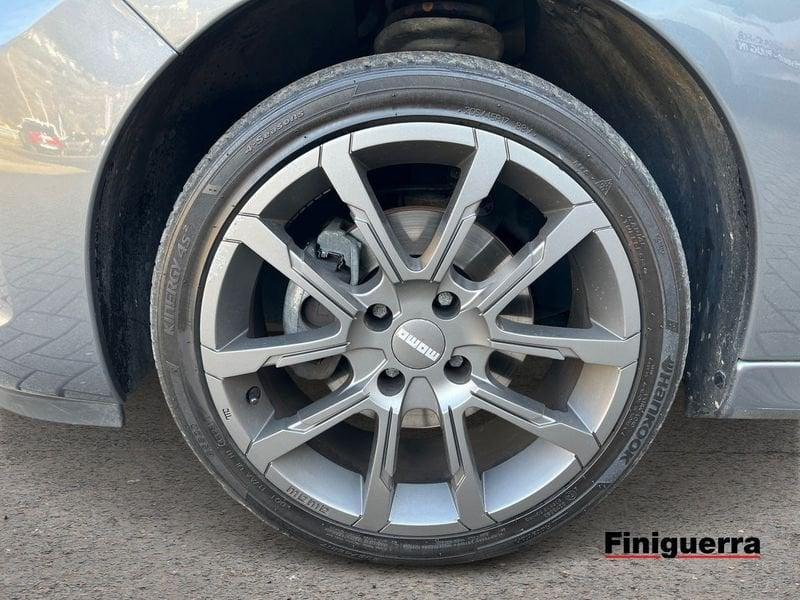 Peugeot 207 1.6 VTi 120CV CC Féline