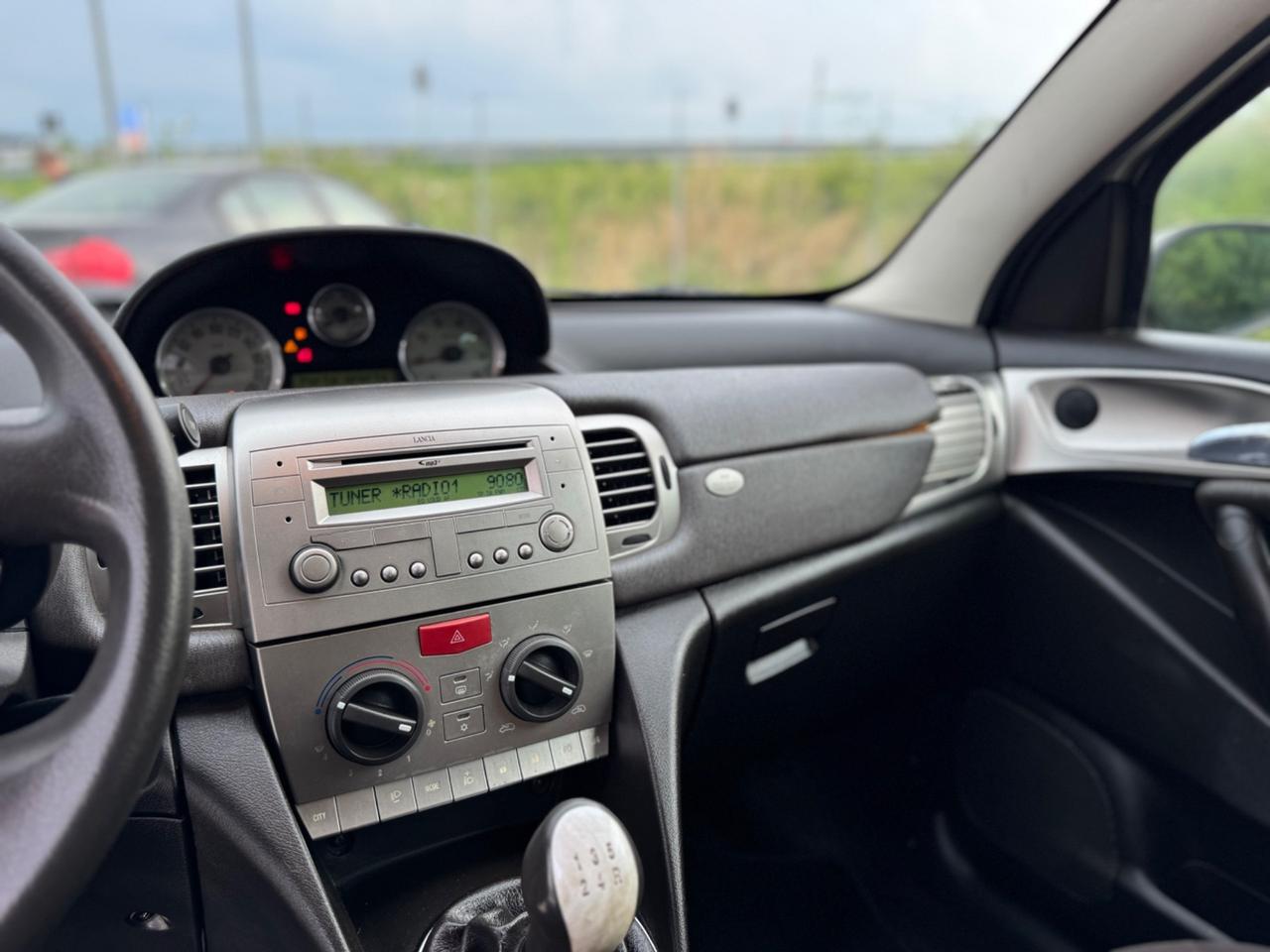 Lancia Ypsilon 1.3 MJT 90 CV ORO