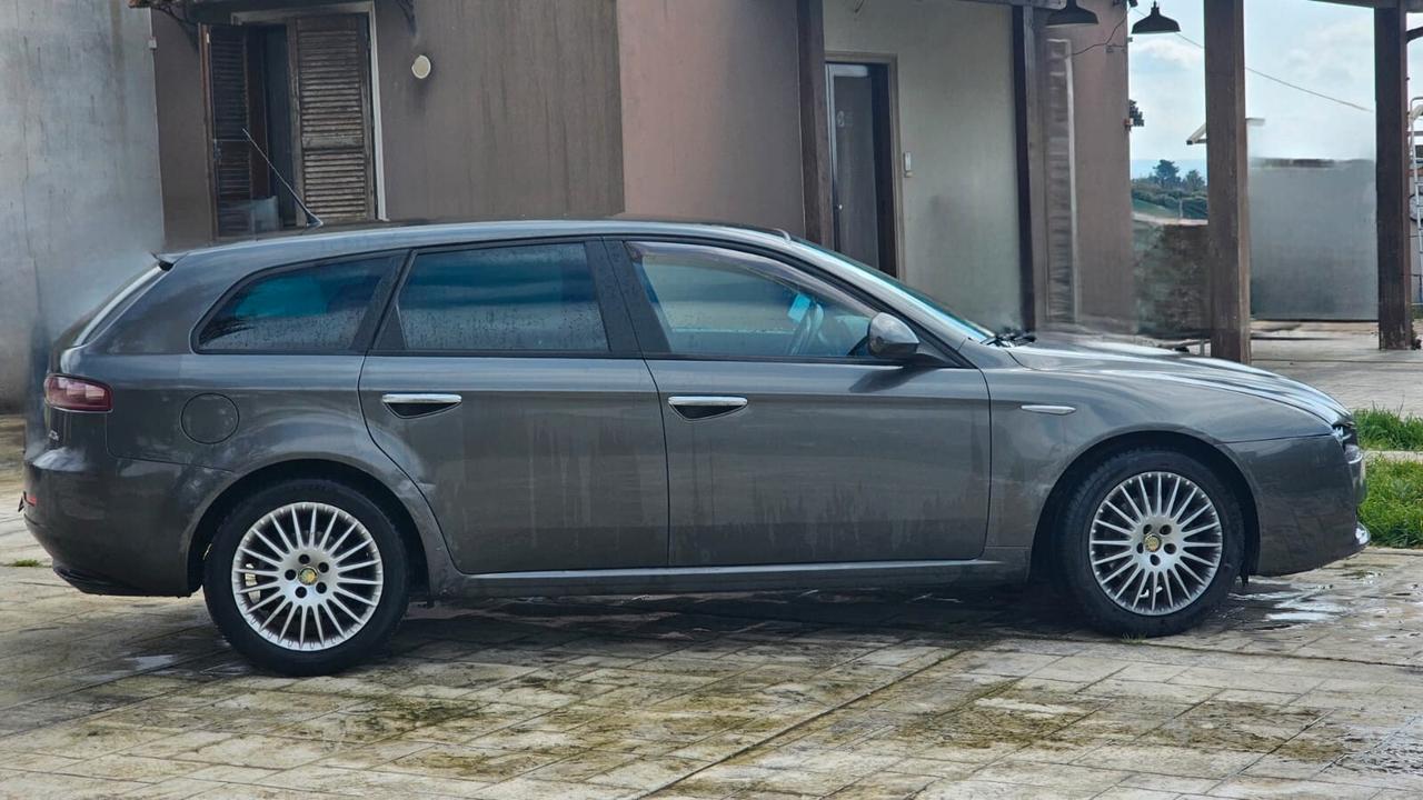 Alfa Romeo 159 1.9 JTDm Sportwagon