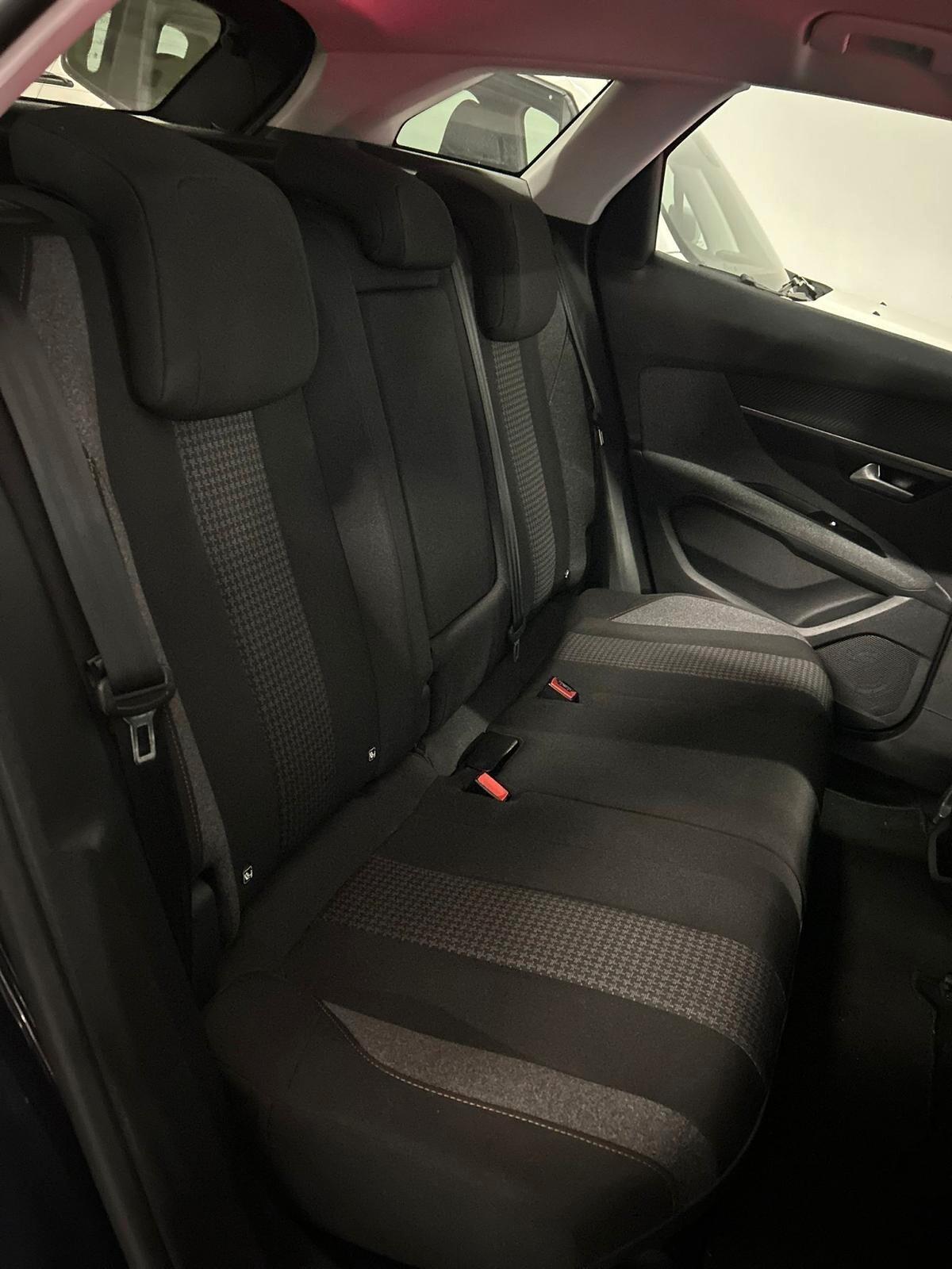 Peugeot 3008 BlueHDi 130 S&S EAT8 Active