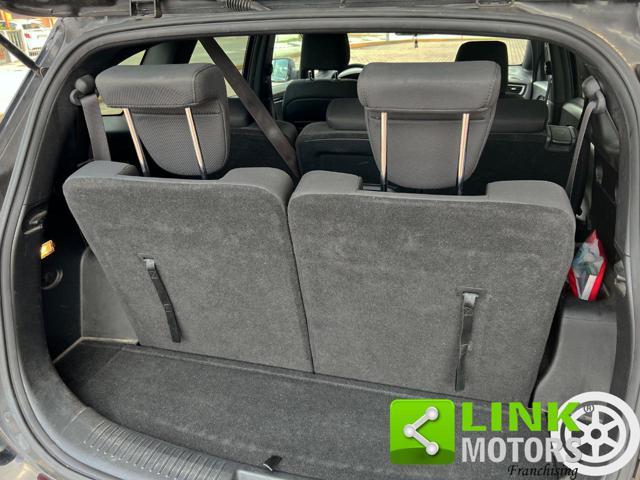 KIA Carens 1.7 CRDi 115 CV Class -7 POSTI-