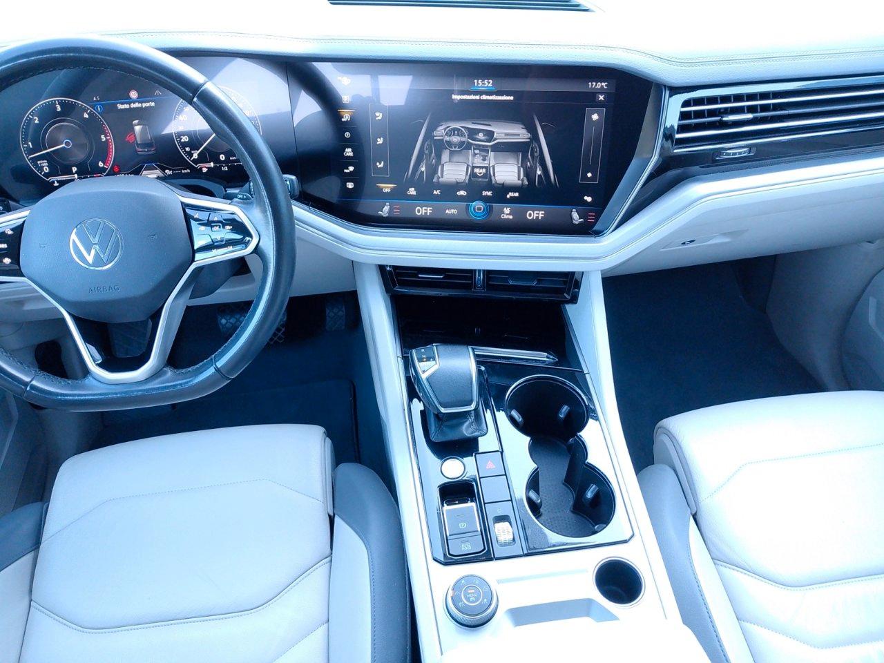 Volkswagen Touareg 3.0 V6 tdi Elegance 231cv tiptronic