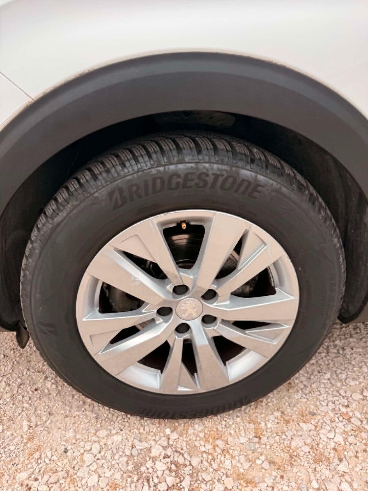 Peugeot 5008 7 posti 1.5 HDi 130cv Allure