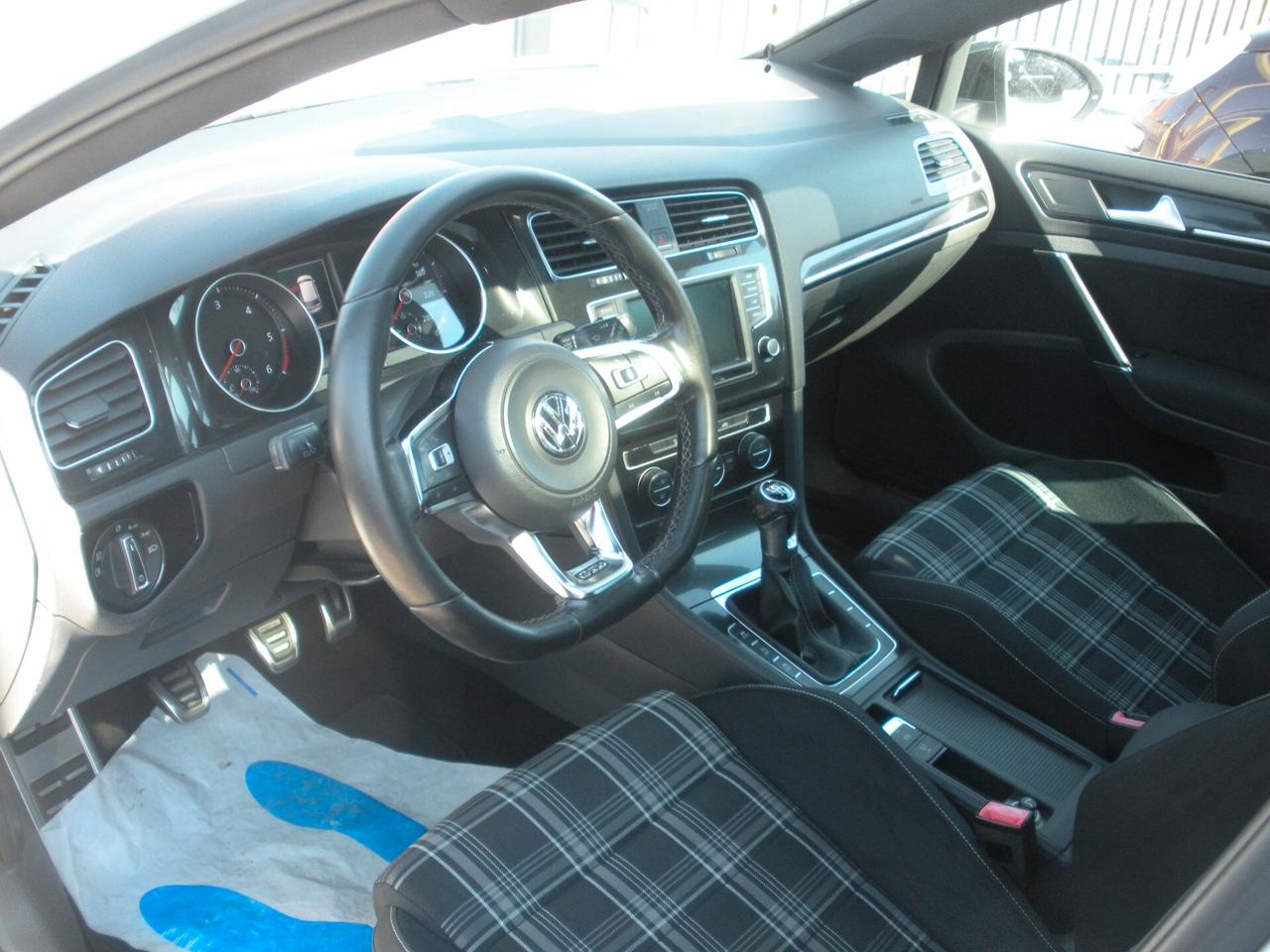 Volkswagen Golf GTD 2.0 TDI 5p. Business BlueMotion Technology