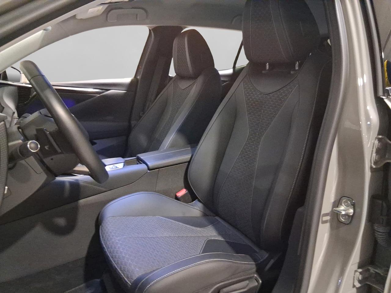 Ds DS4 PLUG IN HYBRID TROCADERO